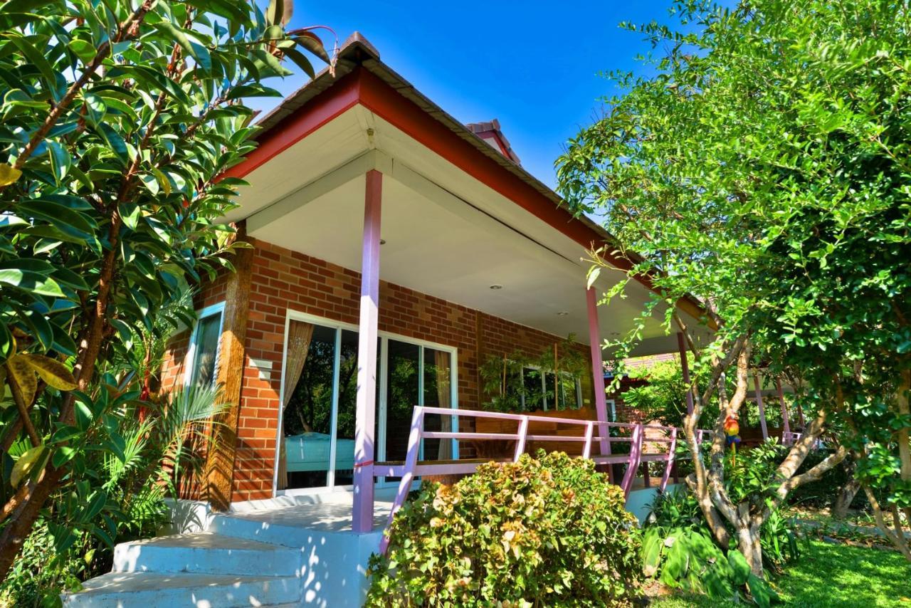 Theerama Cottage Suan Phueng Bagian luar foto